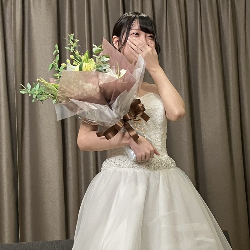 FC2-PPV-3237415 – [Finally on sale] Erika-chan's tearful graduation wedding!  – Challenge the reward at the fan thanksgiving personal photo session!  – Pre-sale version with photo book!