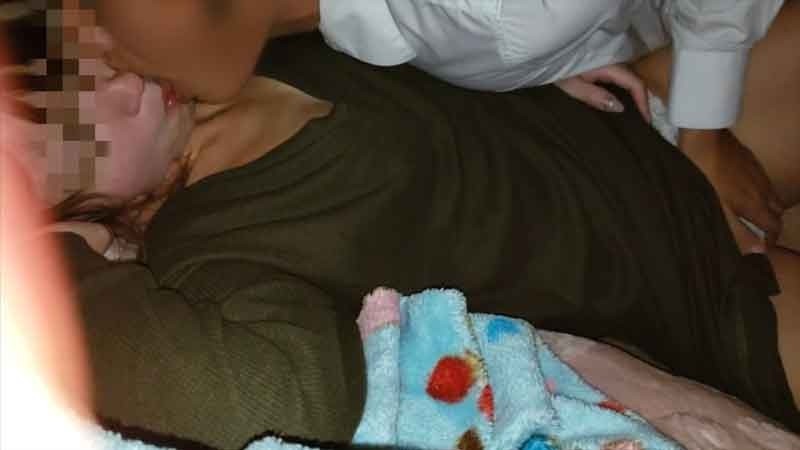 FC2-PPV-993942 – * Handling caution [Individual] Next to the child… A beautiful wife who accepts a big cock after being toyed with by an unknown man.