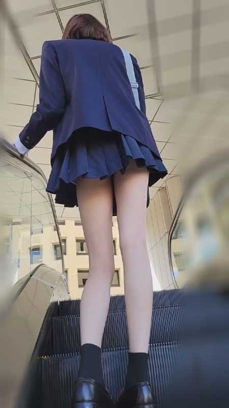 FC2-PPV-3382006 – [Appearance] Creampie after outdoor exposure of an actress with outstanding style