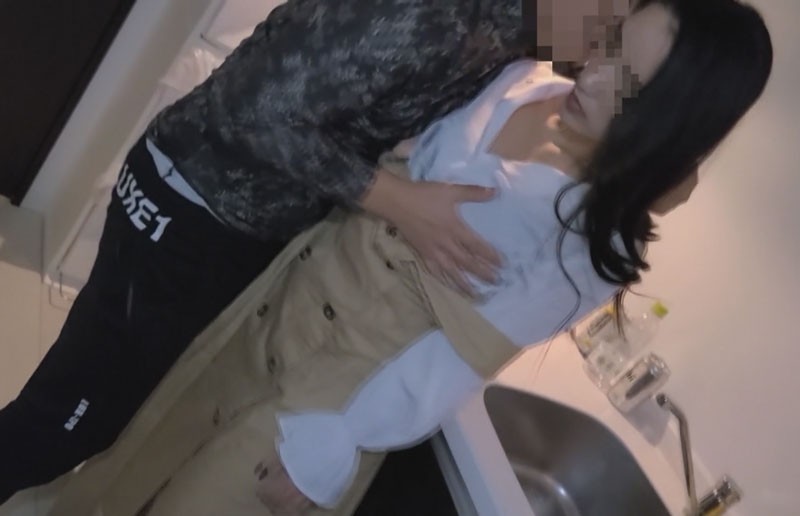 FC2-PPV-3196643 – [Individual] Next to the newborn.  – .  – .  – A half-faced wife who is on maternity leave hides from her husband because she has trouble living and is burdened with debt.  – While the new wife's body is stiff, it immediately become