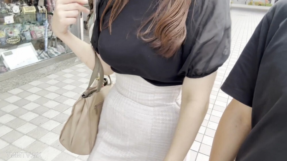 FC2-PPV-4754393 Nerima Ward, a married woman living in a marriage! The lawless and strong-willed relationship is strong, and after the large-scale oil cake, the self-centered thought and body feel are extremely satisfied.